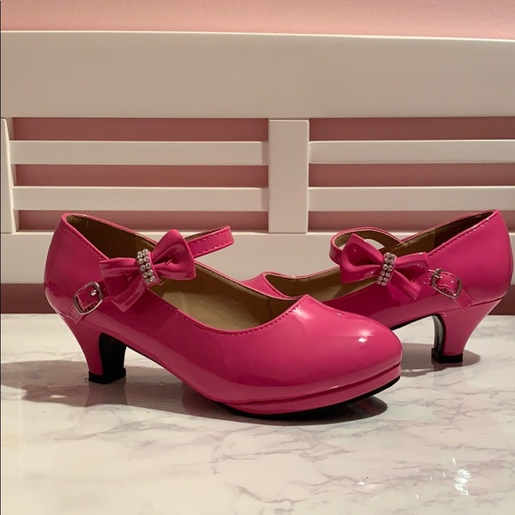 hot pink dress shoes